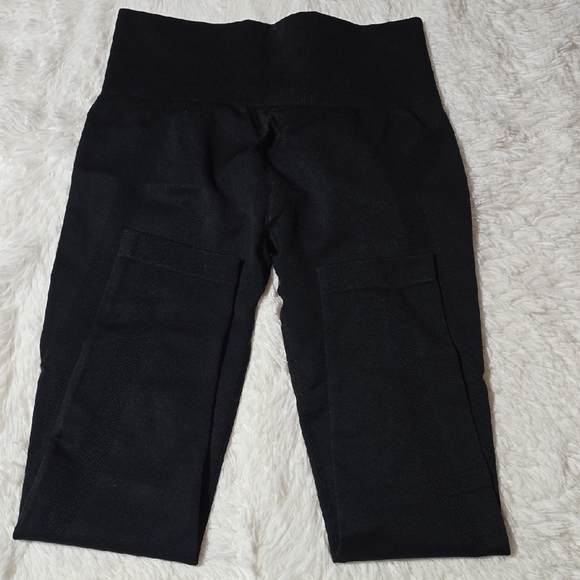 NWOT Halara Leggings - Picture 2 of 3